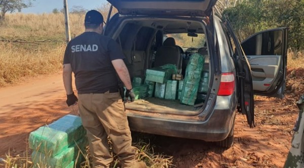 Abandonan una camioneta con 253 kilos de marihuana Salto del Guaira