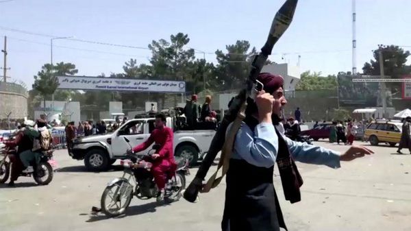 Los talibanes tratarán a mujeres según dictan las reglas del islam