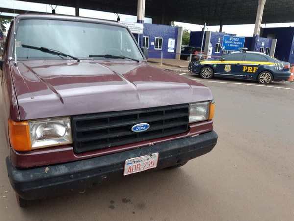 UNA MAS: recuperan camioneta denuncia como robada hace 25 años en el PUENTE DE LA AMISTAD