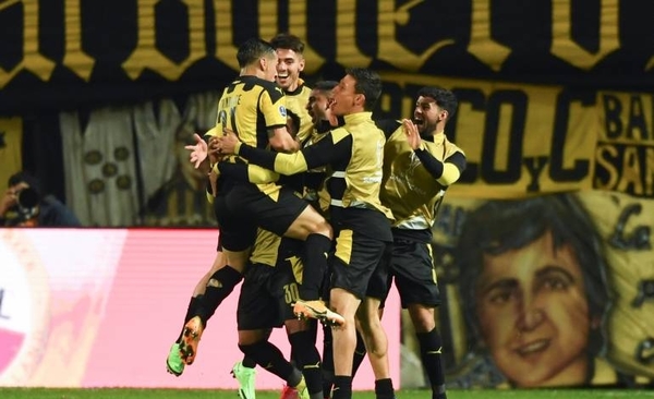 Diario HOY | Peñarol rompe con una década de espera y se reencuentra con semifinales