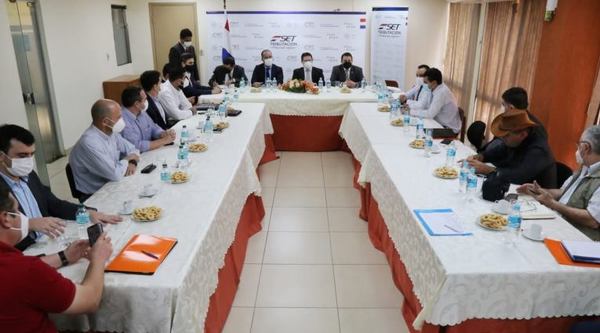 Nuevo encuentro entre representantes del Gobierno, camioneros y empresas exportadoras definirá si se levanta o no el paro