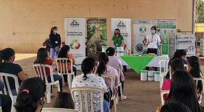 Binacional presentó curso-taller de reciclaje artesanal en Canindeyú