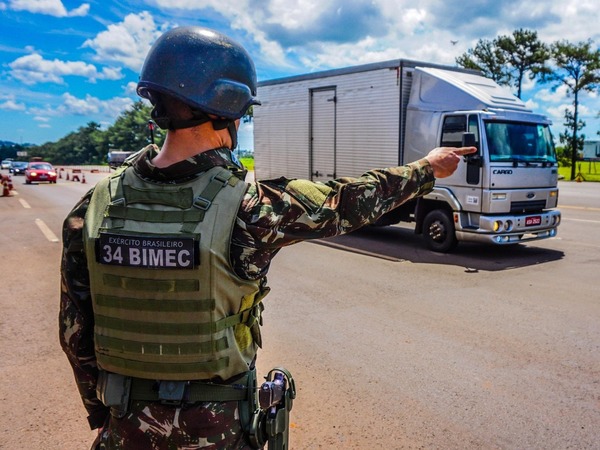 Brasil despliega tropas para reforzar combate a delitos transfronterizos - La Clave