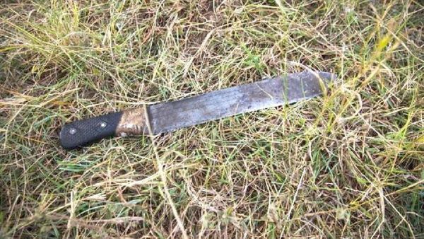 Macheteó en el cuello a su sobrino de 3 años por "nervios"
