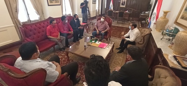 Preacuerdo para levantar el paro de camioneros, tras reunión con el vicepresidente