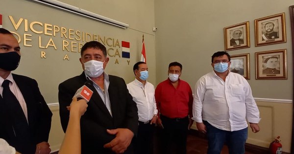 La Nación / Camioneros anuncian levantamiento de medida de fuerza