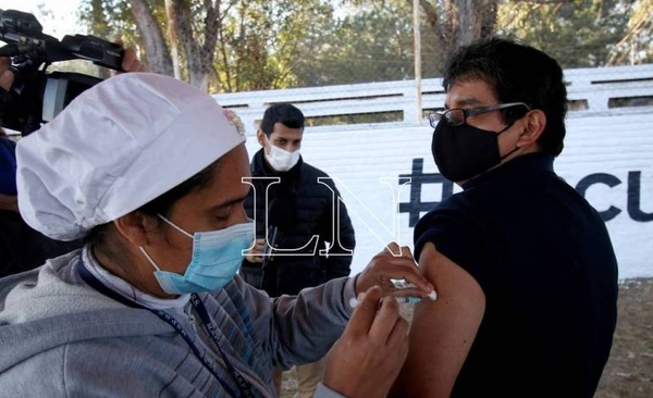 Diario HOY | Salud tranquiliza a la gente que debe recibir segunda dosis y todavía no es convocada