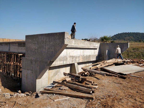 Avanza construcción de seis puentes que beneficiarán a 6.000 pobladores de Paraguarí | .::Agencia IP::.