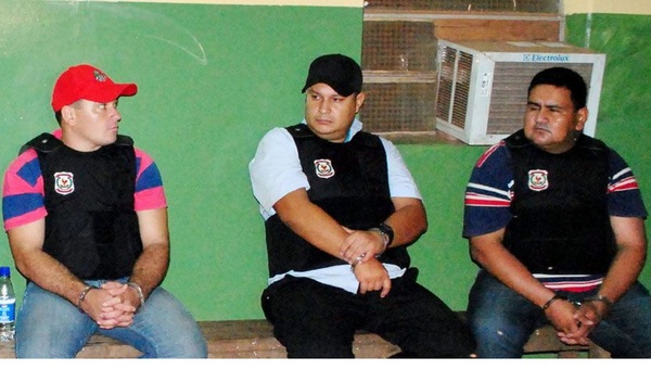 Policías condenados de 18 a 22 años por robo de 250 kg de cocaína incautada - ADN Digital