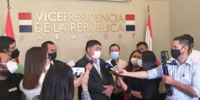 Camioneros consiguen promesa del gobierno de que se cumplirá con el acuerdo y esta tarde levantarían el paro