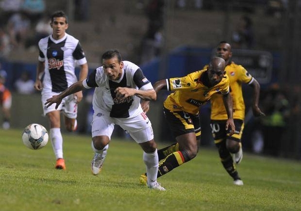 Diario HOY | Las remontadas en casa de Libertad, en la Sudamericana