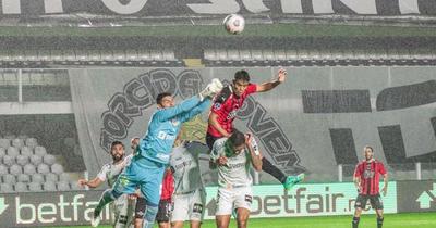 De local, Libertad intentará remontar ante Santos y clasificar a Semis