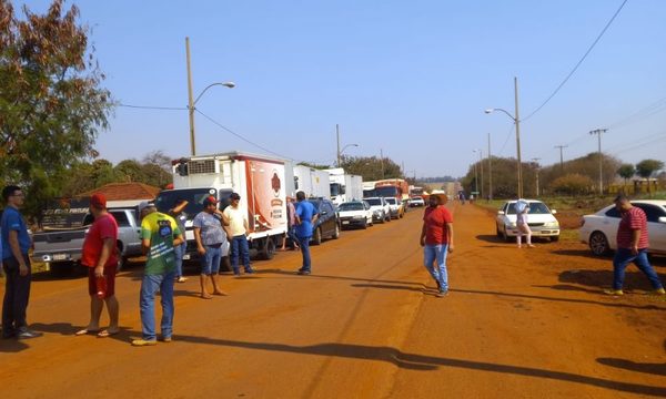 Camioneros levantan paro tras firma de acuerdo con gremios de la producción19