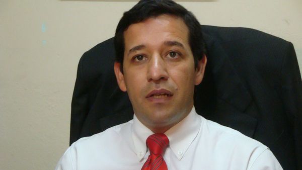 Procesan a un policía por posesión de droga