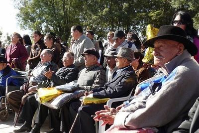 Veteranos cobrarán el 24 y adultos mayores a fin de mes - Nacionales - ABC Color