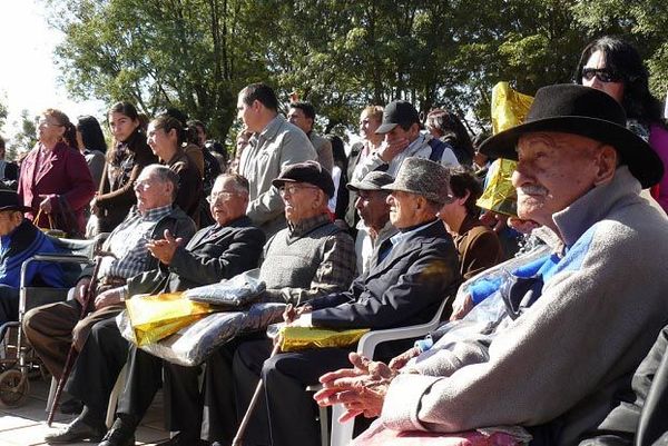 Veteranos cobrarán el 24 y adultos mayores a fin de mes - Nacionales - ABC Color