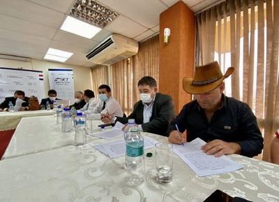 Con firma de acuerdo se levanta el paro de camioneros