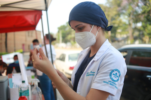 Paraguay avanza en negociaciones con AstraZeneca México para asegurar vacunas