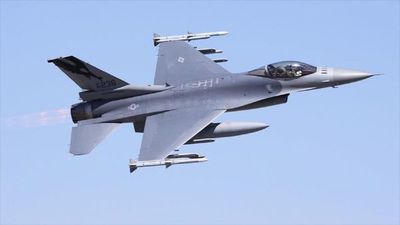 Cazas de EEUU sobrevuelan Kabul para dar seguridad, dice Pentágono