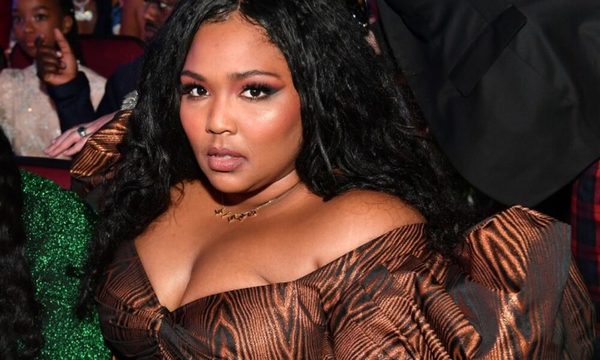 Facebook eliminó las cuentas que atacaron con comentarios ofensivos a Lizzo