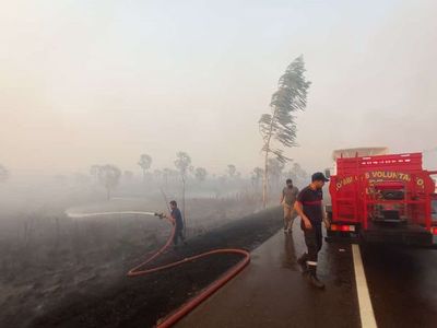 Incendio de gran magnitud al costado de la ruta Luque–San Bernardino - Nacionales - ABC Color