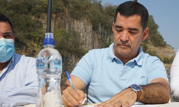 Candidato a intendente y concejales firman compromiso para mantener el Cerro Ñemby como patrimonio municipal - OviedoPress