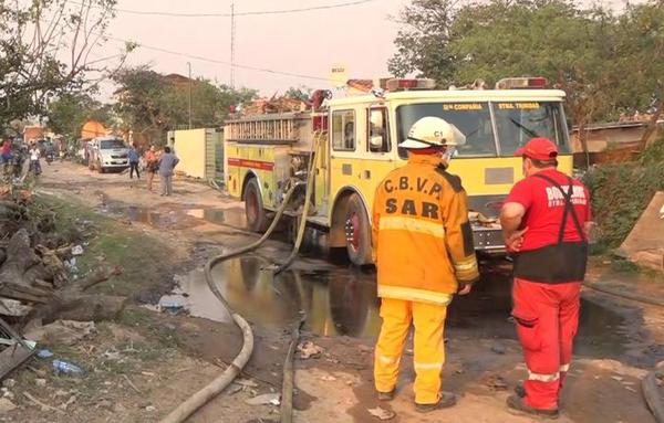 Barrio Santa Ana: bomberos lograron sofocar incendio