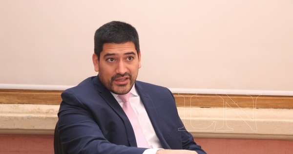 La Nación / Secretario privado de Abdo pide a los medios parar las críticas al Gobierno