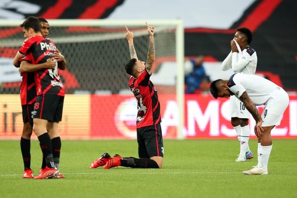 4-2. El Paranaense remonta, elimina a Liga de Quito y avanza a la semifinal - Fútbol Internacional - ABC Color