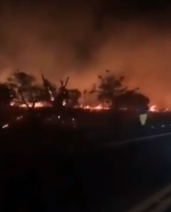 Bomberos trabajan para controlar incendio en la Ruta Luque-San Bernardino