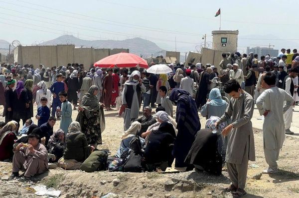 Caos en aeropuerto de Kabul dificulta tarea de evacuación