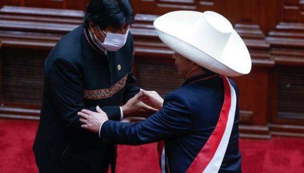 Congreso de Perú desestima moción para declarar persona no grata a Evo Morales
