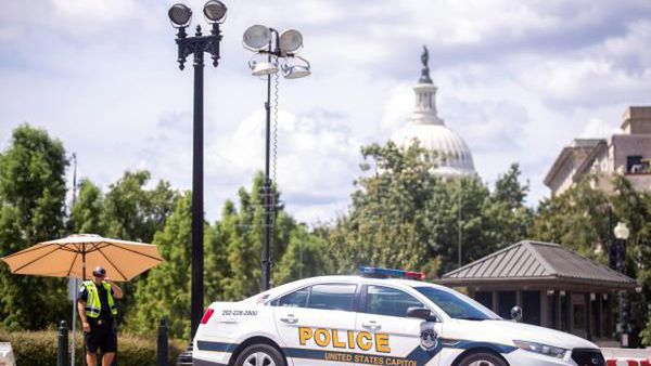 Se rinde el hombre que desató amenaza de bomba cerca del Congreso de EEUU