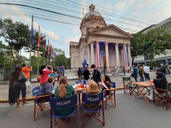 Paraguay pasa por una etapa de “luna de miel” con el Covid | El Independiente