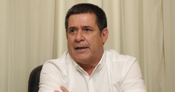 La Nación / Horacio Cartes ubicó a Mauricio Espínola tras exabrupto en Misiones