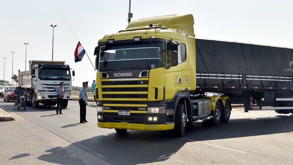 Humo blanco: Al fin hubo acuerdo y los camioneros levantaron  el paro