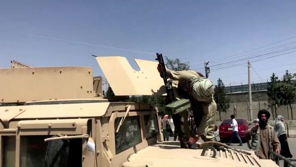 Armas capturadas por talibanes abochornan a la Casa Blanca