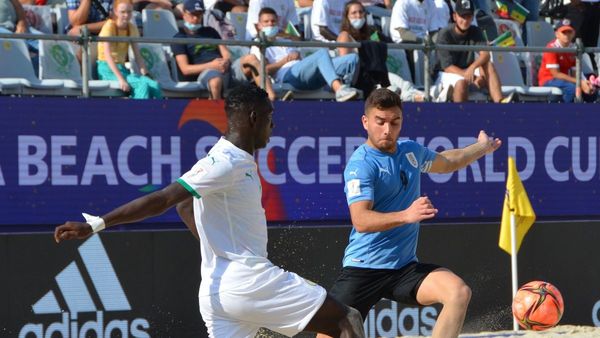 Senegal aplasta a Uruguay en Mundial de fútbol playa