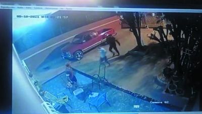 Acusan a polis de robo y de "plantar" drogas