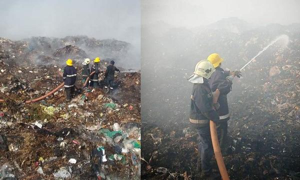 Bomberos utilizaron 17 mil litros de agua para sofocar incendio en el Vertedero de Coronel Oviedo – Prensa 5