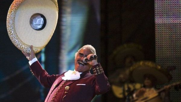 Afirman que Vicente Fernández padece de síndrome de Guillain-Barré