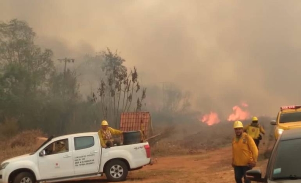 Diario HOY | Parque Nacional Cerro Corá, en llamas: bomberos intentan controlar el incendio