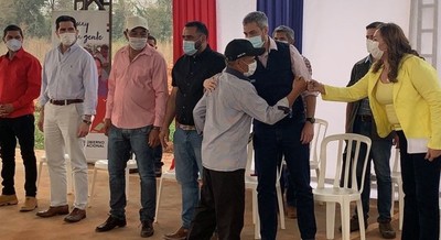 Pobladores de Maracaná recibieron títulos de propiedad y accedieron a nuevo sistema de agua potable