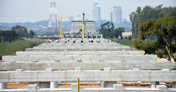 La Nación / Continúan las obras para la colocación de pilotes en el futuro puente Héroes del Chaco