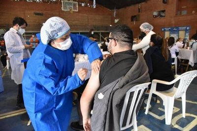 Aplicación de segundas dosis anti-COVID reiniciará la próxima semana