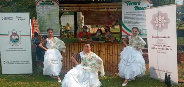 CELEBRAN LA TRADICIÓN Y EL FOLKLORE DE NUESTRO PAÍS