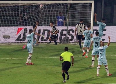 'Sebas' Ferreira y su retorno triunfal con un gol clave para Libertad