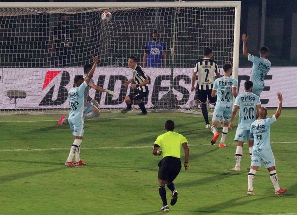 'Sebas' Ferreira y su retorno triunfal con un gol clave para Libertad