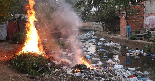 La Nación / Paraguay en llamas: 600 mil hogares eliminan su basura por quema