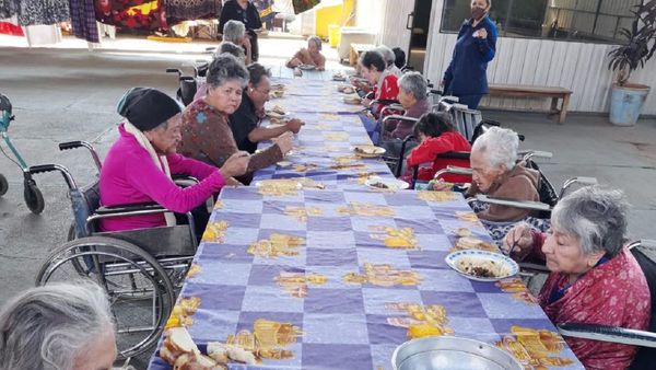 El nuevo boom de los casamientos: "Novios sin desperdicios"